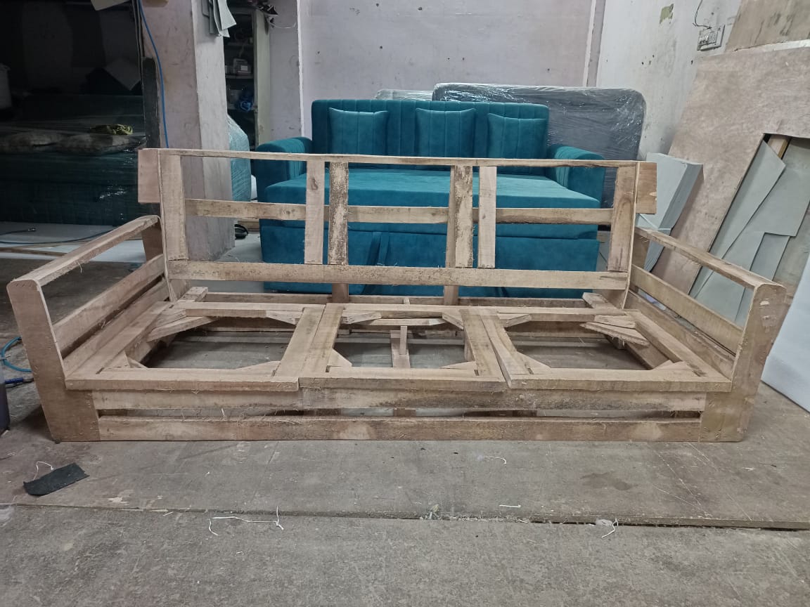 Prestige Dream Decor factory and craftsmen at work